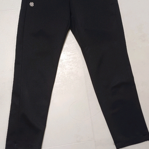 검은색 일자핏 바지 75