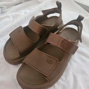 어그 골든글로우 샌들 245