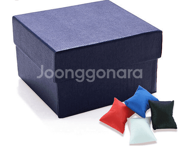 새 2개 랜덤 발송 선물 포장 상자 소품 + 쿠션 시계--1