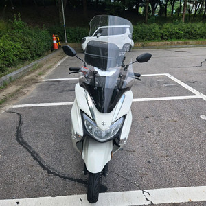 버그만 스트리트 125 스쿠터