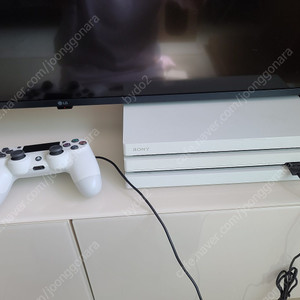 플레이스테이션4 플스4 화이트 에디션 1TB 팝니다