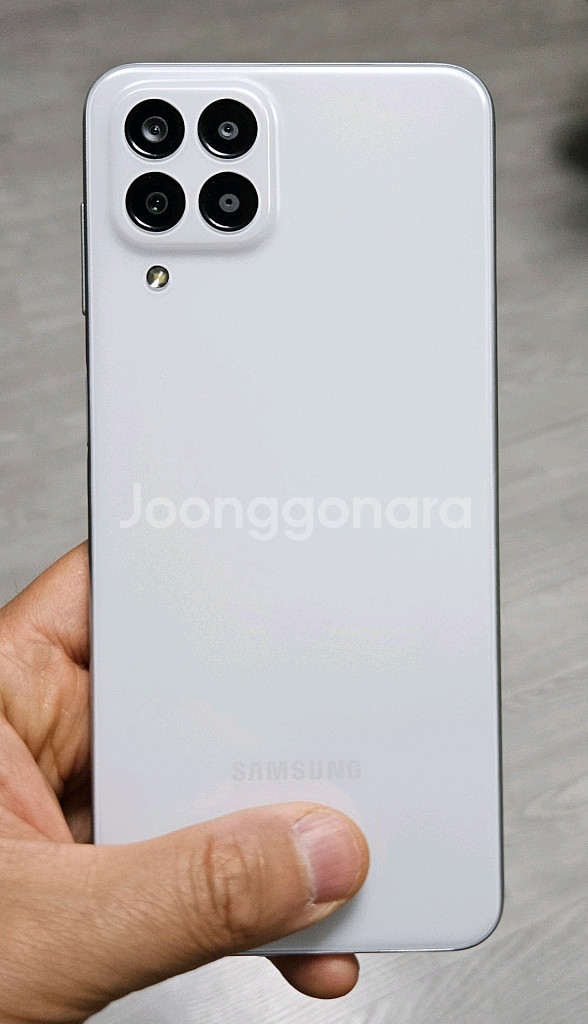 갤럭시 점프2 화이트 128GB A급 싸게 팝니다.--1