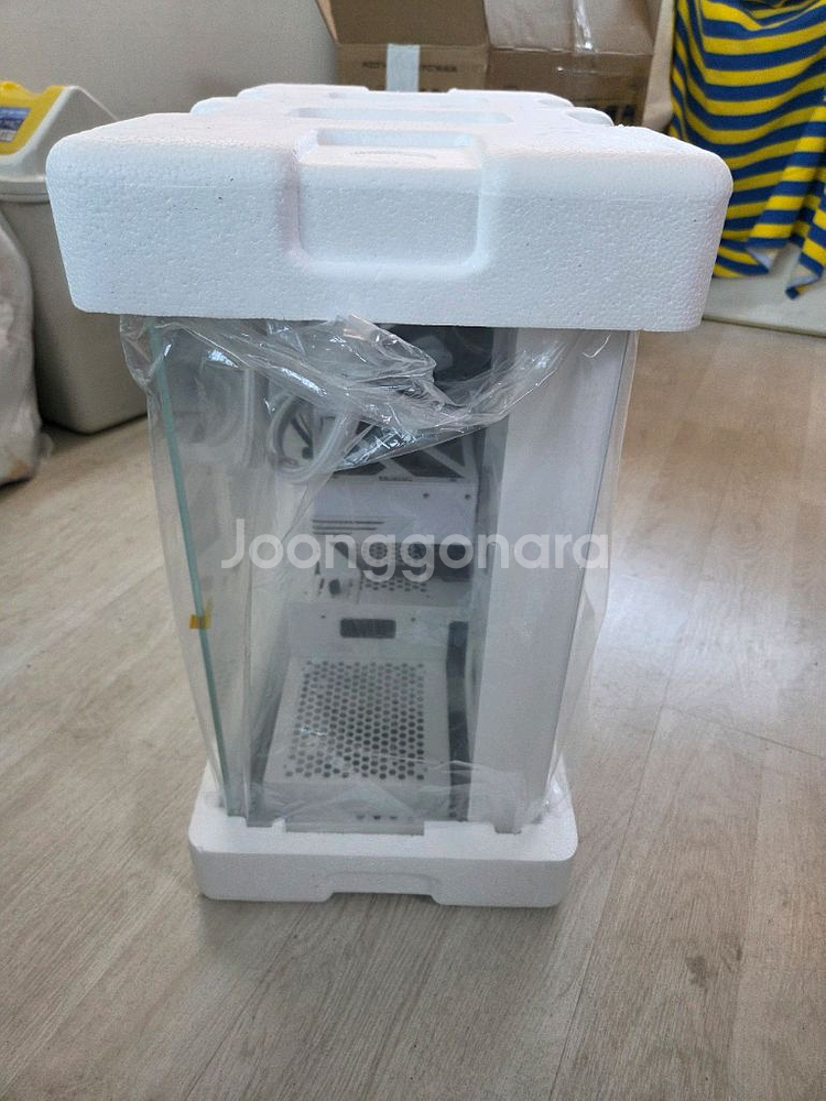 게임PC 9800x3d RTX5080 화이트 새제품--3