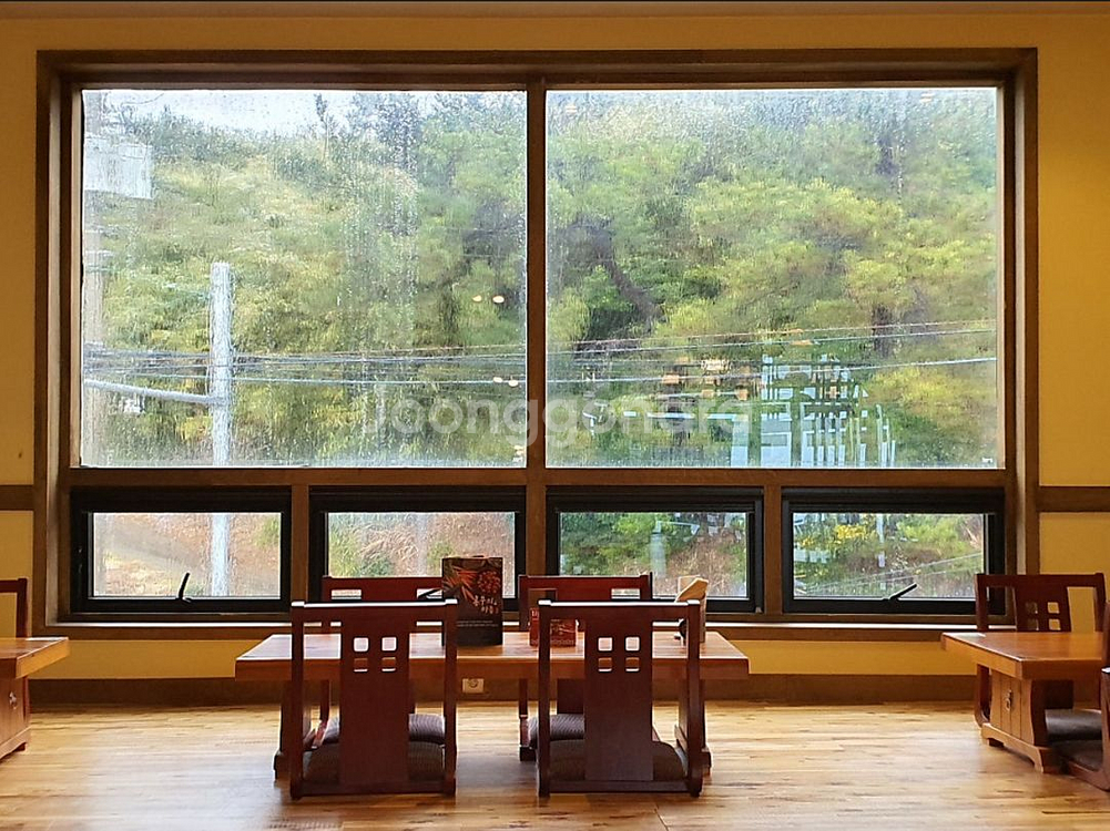 업소용 좌식의자. 좌식테이블--1