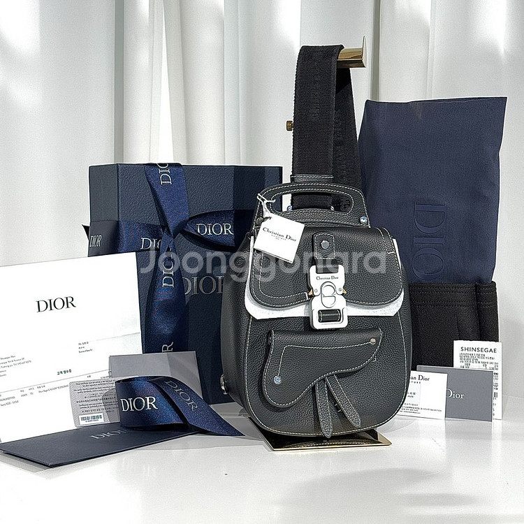 [새상품급,풀구성]디올 갤럽 슬링백 그레인스킨 크로스백--1