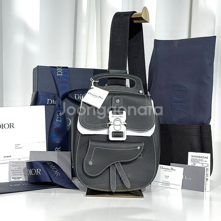 [새상품급,풀구성]디올 갤럽 슬링백 그레인스킨 크로스백--2