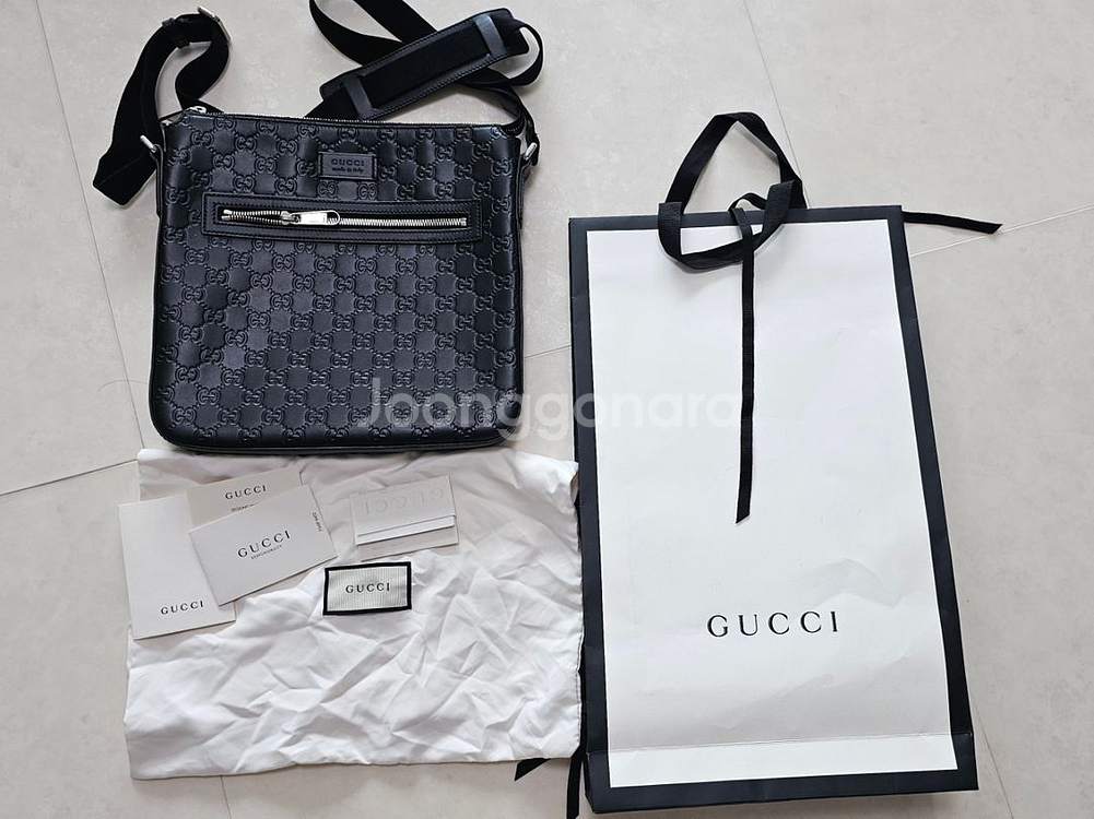 구찌 남자 메신저백--0