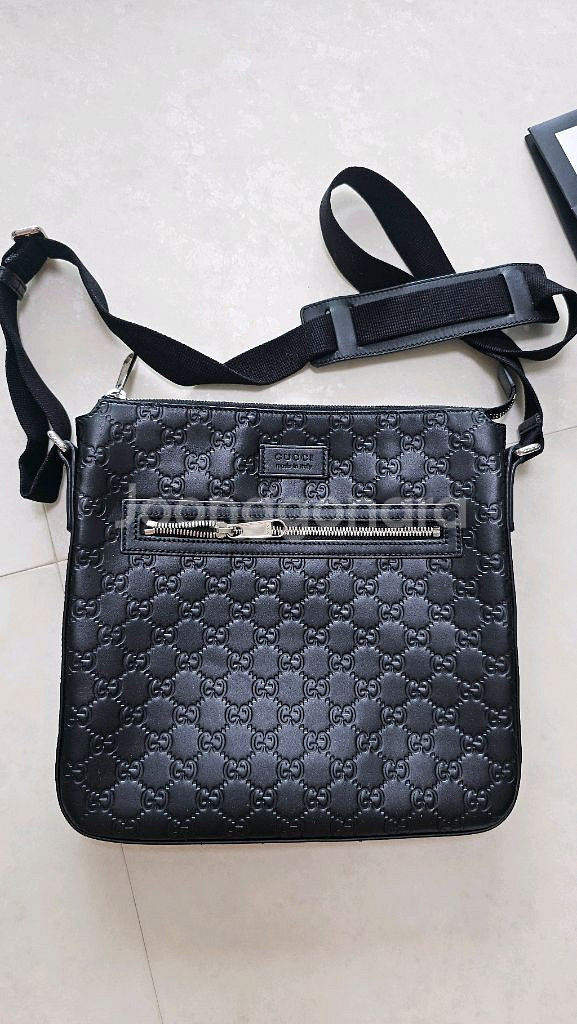 구찌 남자 메신저백--1