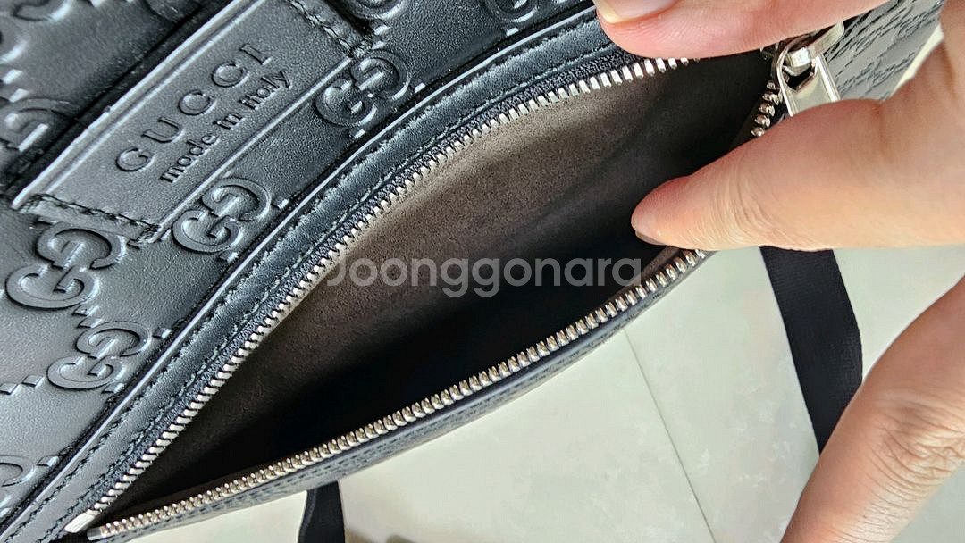 구찌 남자 메신저백--3