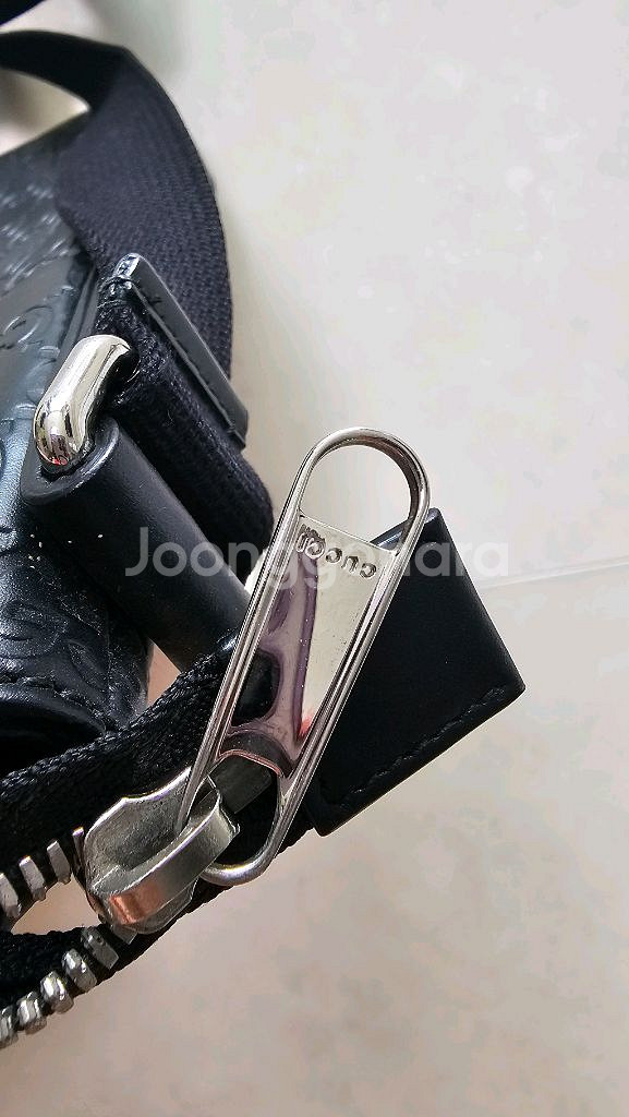 구찌 남자 메신저백--6