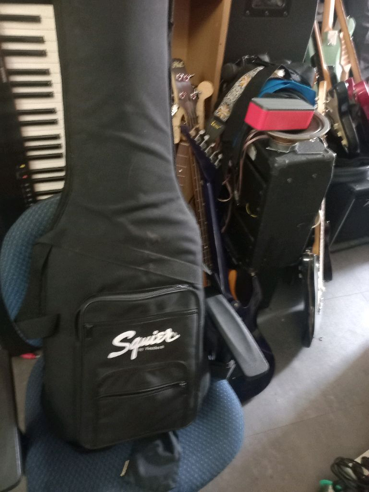 스콰이어 펜더 스텐다드 일렉기타 이미지