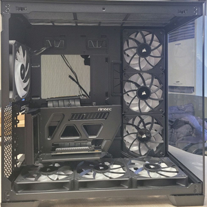 Antec C8 케이스 + 커세어 쿨링팬 + 라이저킷
