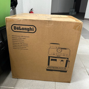 드롱기 반자동 커피머신 라스페셜리스타 아르떼 화이트