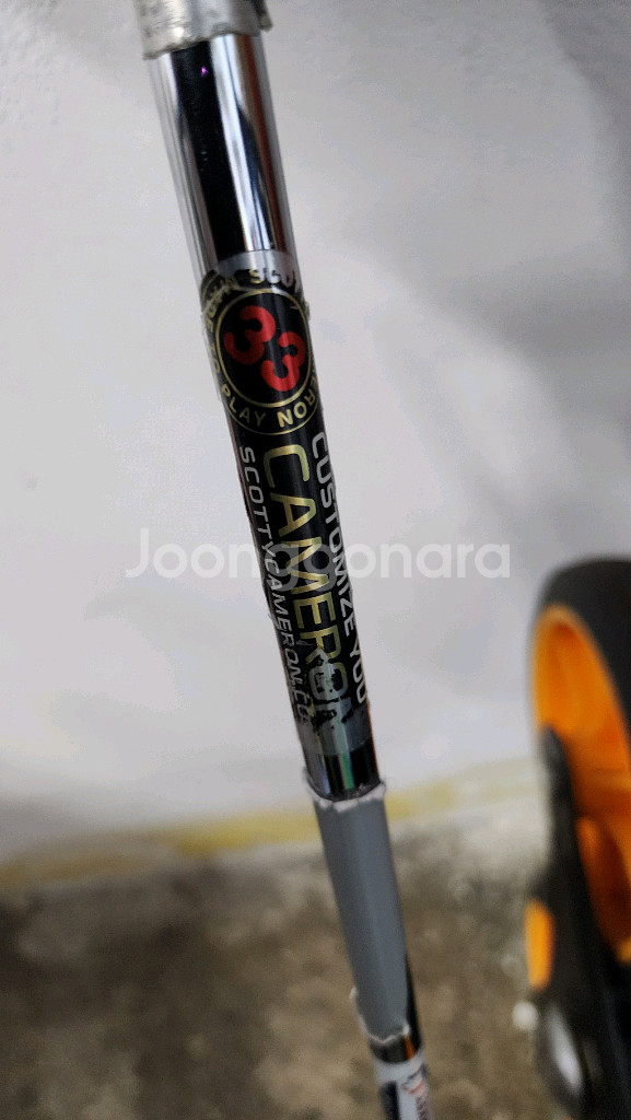 스카티카메론 퍼터 33인치 판매합니다--8