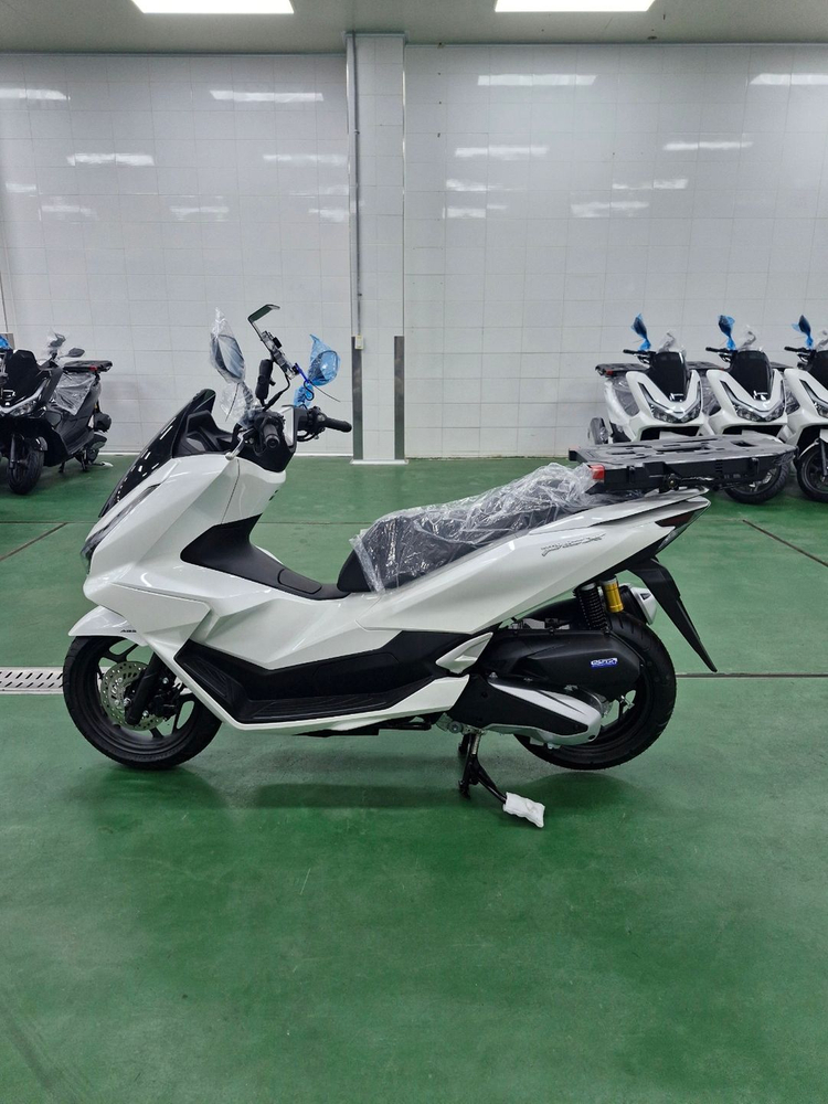 배달 오토바이 PCX 125 신형 이미지