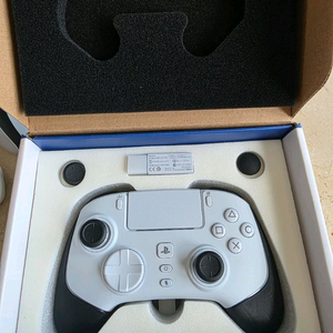 레이저 울버린 V2 프로 (Pro) PS5 판매합니다