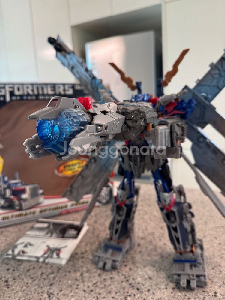 트랜스포머 3 제트윙, 얼티메이트 옵티머스 프라임--2