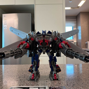 트랜스포머 3 제트윙, 얼티메이트 옵티머스 프라임