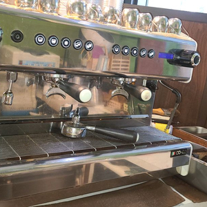 업종 변경으로 까페용 에스프레소 커피머신 판매합니다.