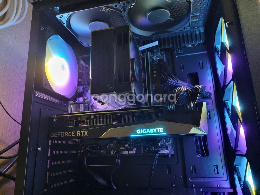 기가바이트 RTX 3060Ti Gaming 3팬--2