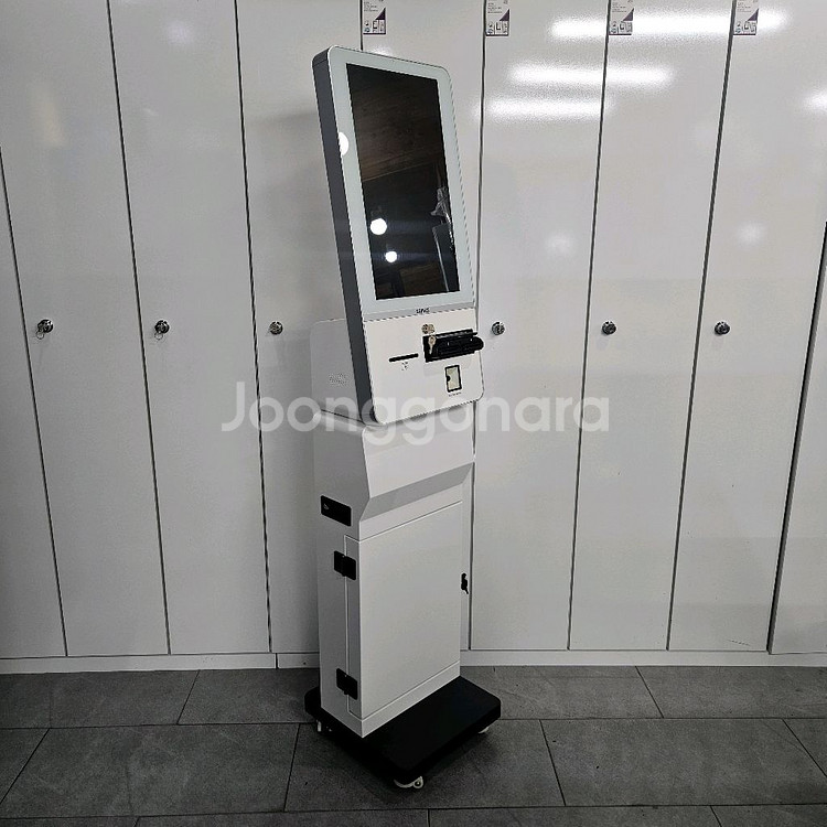 삼포스 22인치 스텐드일체형 키오스크--0