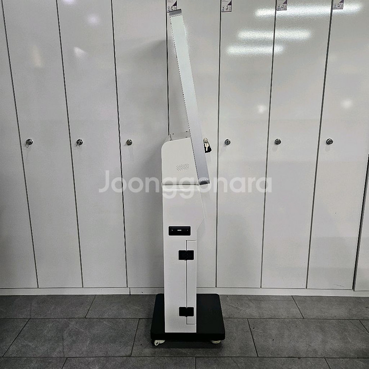 삼포스 22인치 스텐드일체형 키오스크--1