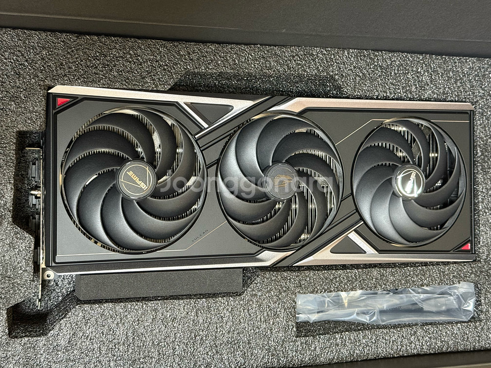 컬러풀 RTX 5080 Vulcan OC 불칸--0