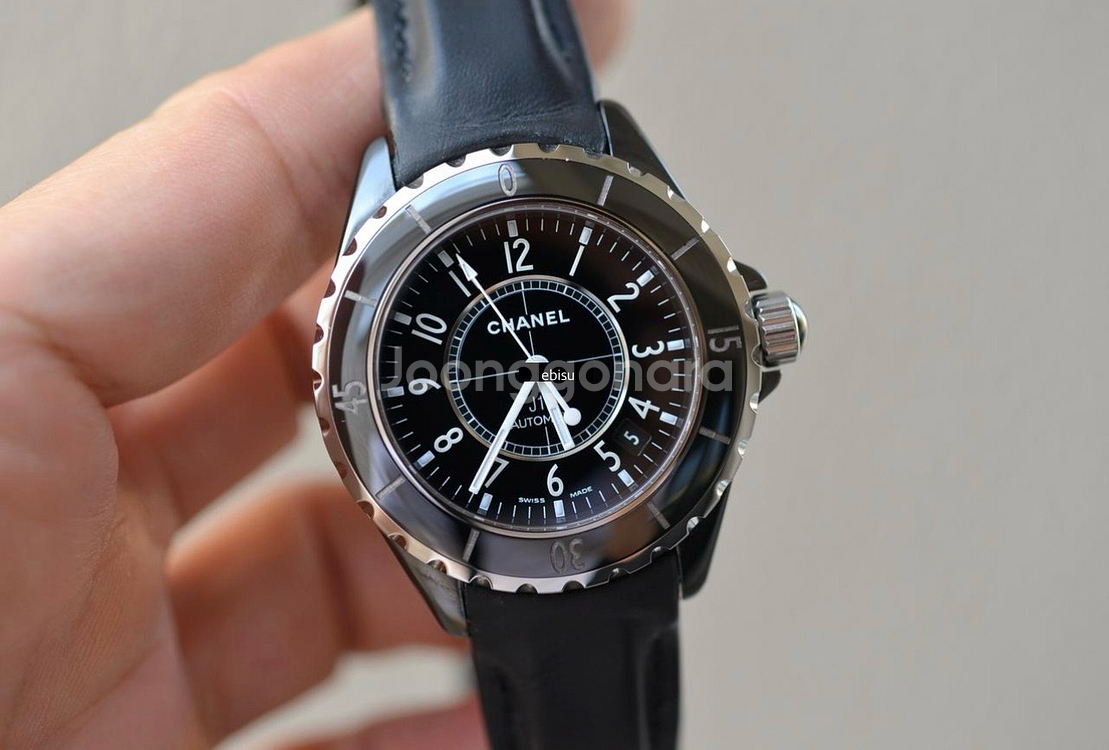 샤넬 j12 시계 38mm 블랙 오토매틱--1