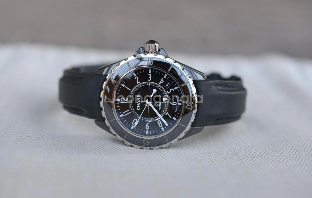 샤넬 j12 시계 38mm 블랙 오토매틱--6