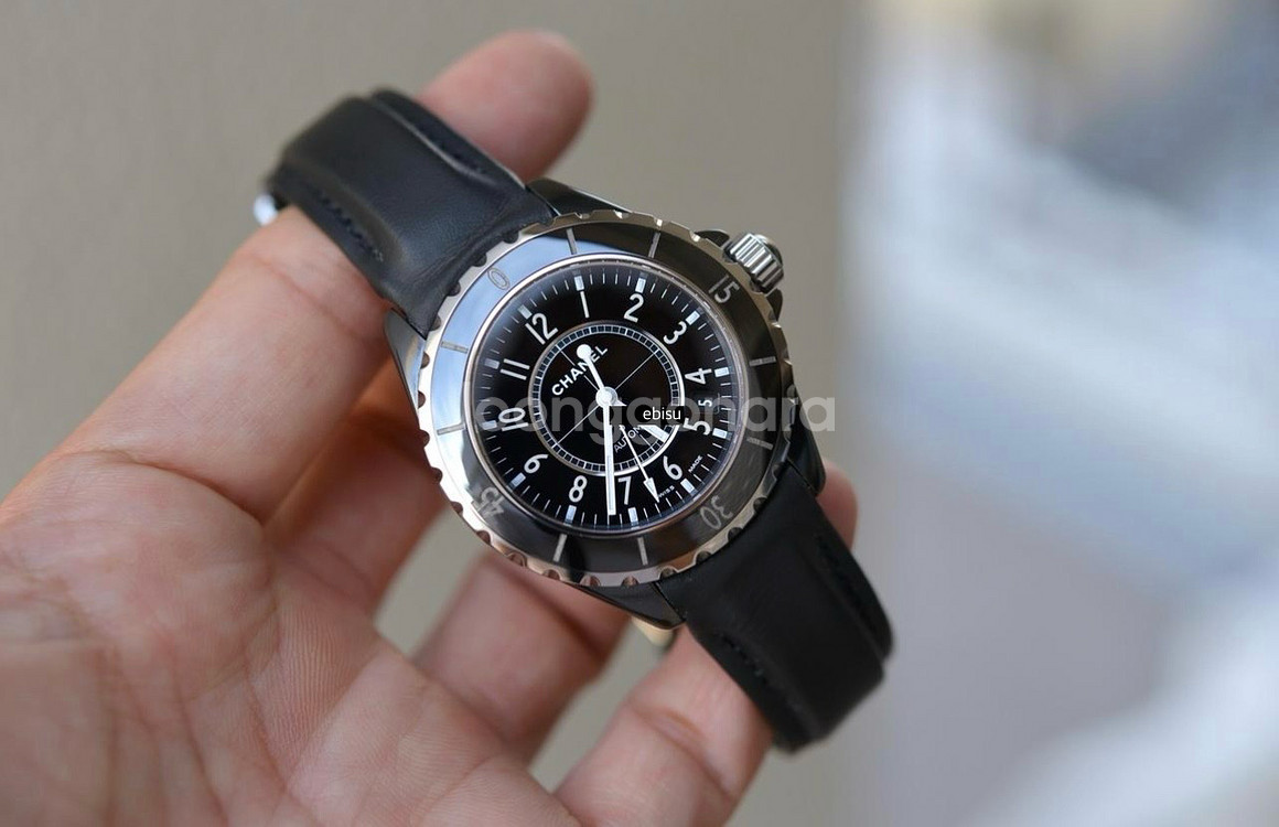 샤넬 j12 시계 38mm 블랙 오토매틱--5