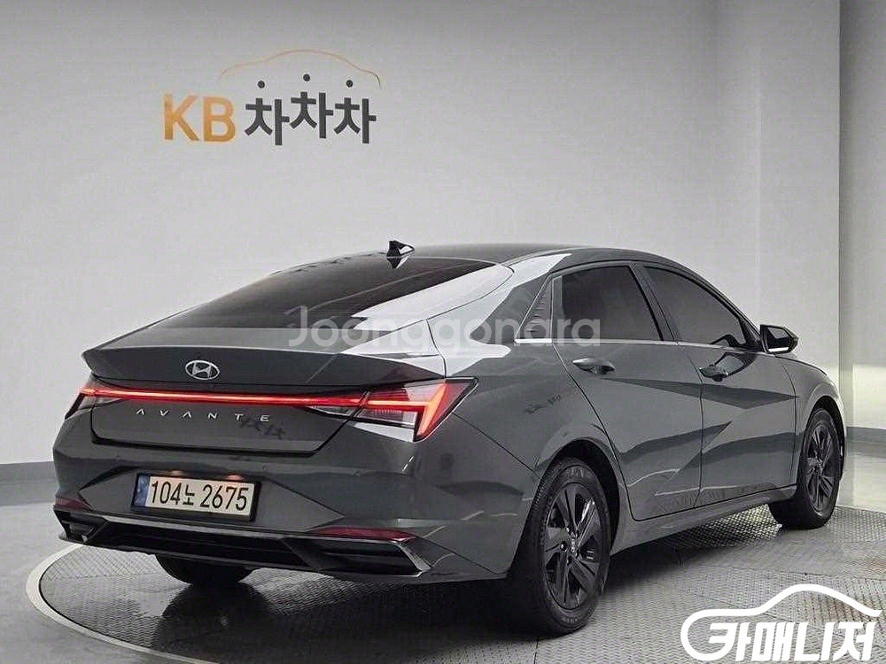 [현대]아반떼 (CN7) 1.6 LPI 모던 (5인승)--2