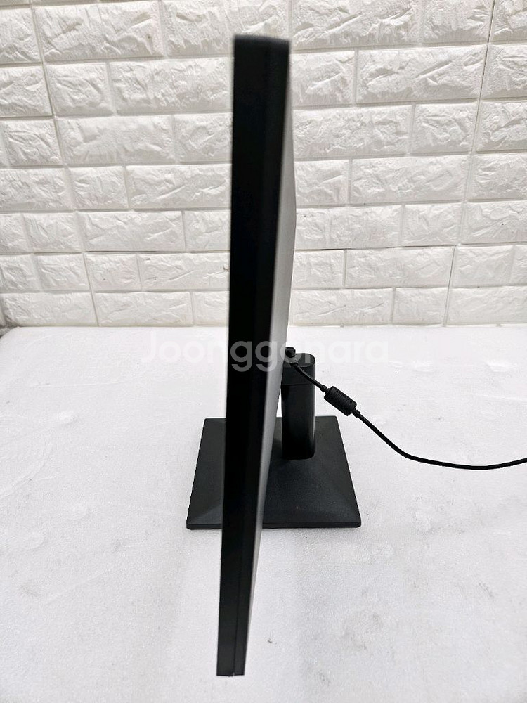 LG 24인치 LED 모니터 입니다--2