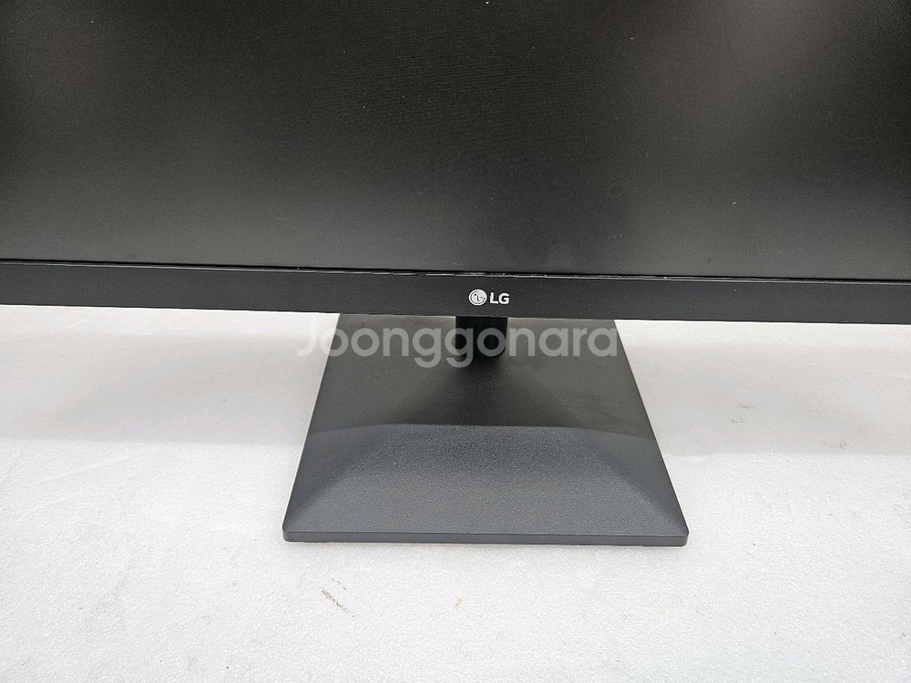 LG 24인치 LED 모니터 입니다--1