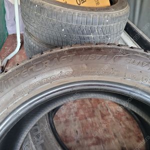겨울용 스노우 윈터 235 55 19 타이어 한대분 팝