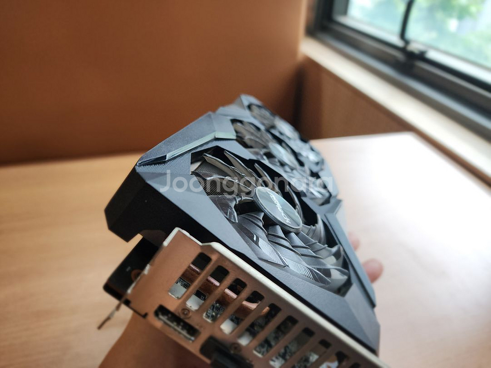 라데온 에즈락 6700XT 12G 챌린저 프로--1