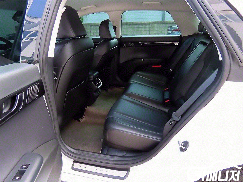 [현대]그랜저 (GN7) LPG 3.5 2WD (택시형 이미지