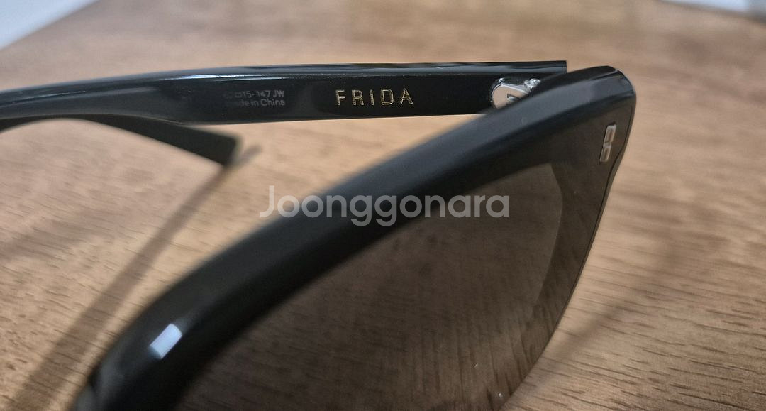 젠틀몬스터 베스트셀러 Frida 01 블랙 선글라스--1