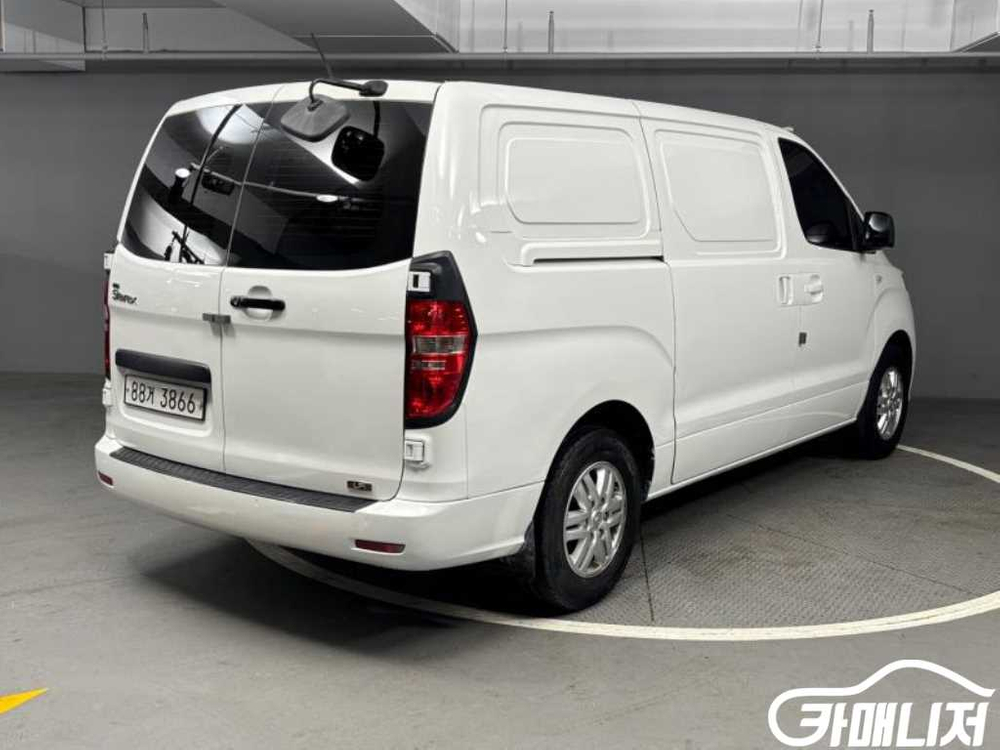 [현대]더 뉴 그랜드 스타렉스 2WD 밴 3인승 LPi 이미지