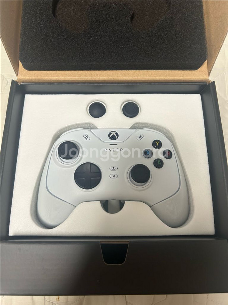 레이저 xbox V2 Chorma 게임패드 새상품--1