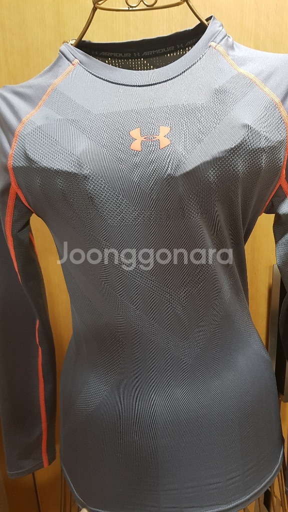 언더아머 UNDER ARMOUR 트레이닝 상의 SM--1