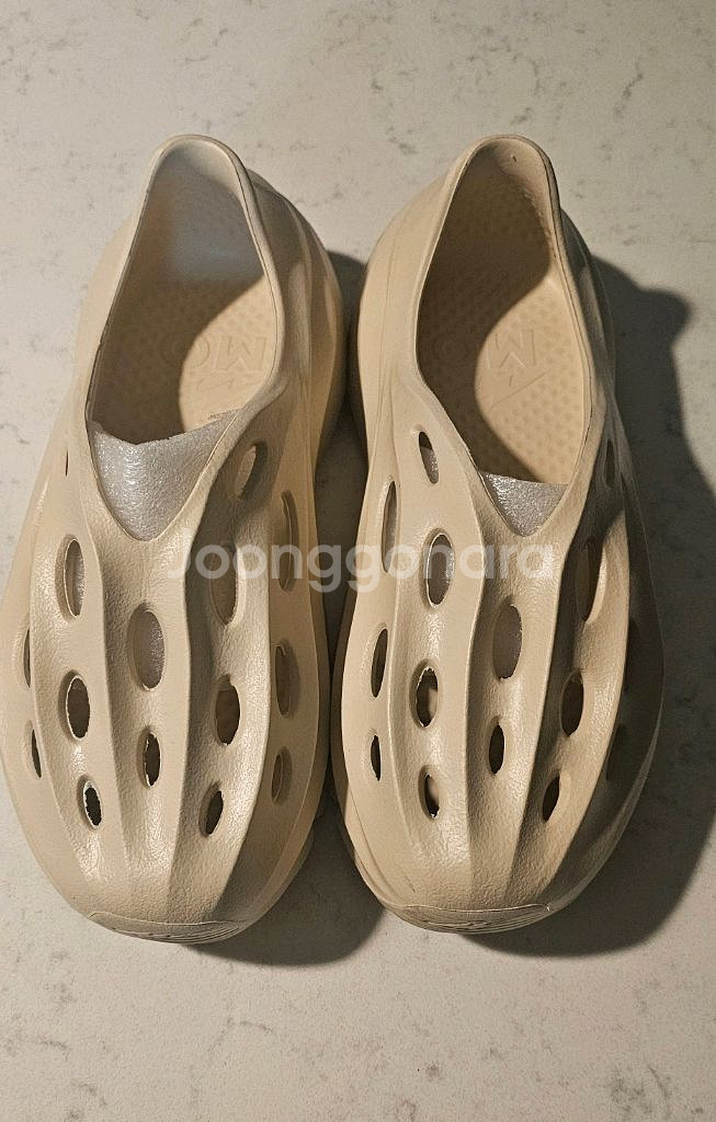 MO Sports Beige Clog 270--0