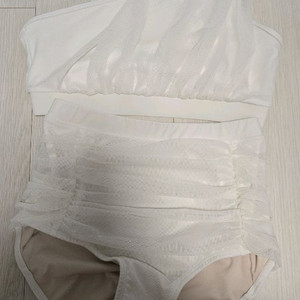 핫한 폴웨어 비너스 크림 M사이즈 판매