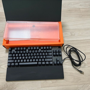 apex pro tkl 래피드트리거 키보드 판매합니다.