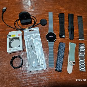 갤럭시 워치4 실버 44mm 택포 팝니다