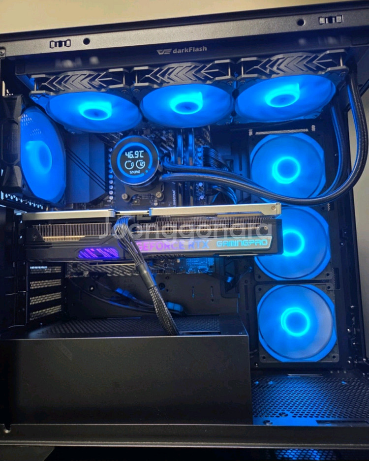 9800x3d rtx4080 super 게이밍 본체--1