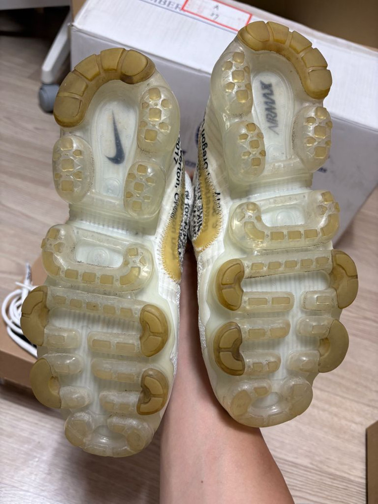 나이키 에어 베이퍼맥스 오프화이트 245 이미지