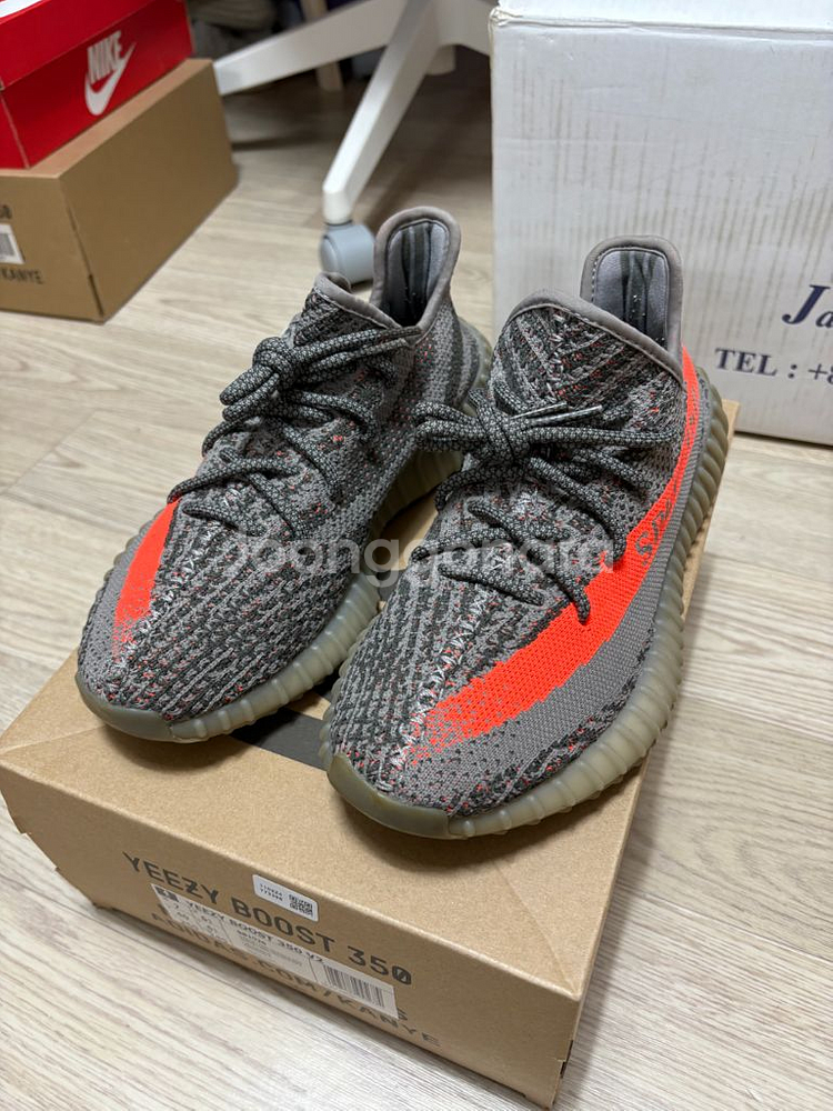아디다스 이지 부스트 350 V2 벨루가 250--0