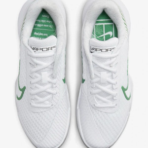 나이키 DR6192-102 테니스화 240 사이즈입니다