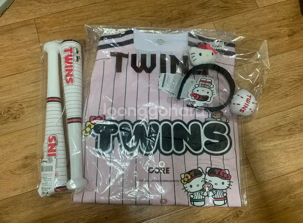 엘지트윈스 헬로키티 유니폼 세트 (100)--0