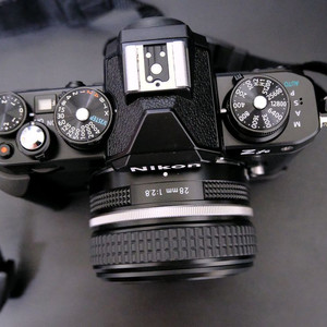 니콘 zfc 28mm f2.8 se 블랙 판매합니다